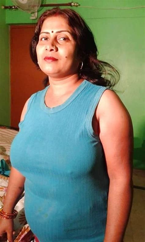 indian aunty bra nude|51 Sexy aunty nude pics showing desi big boobs in bra panty